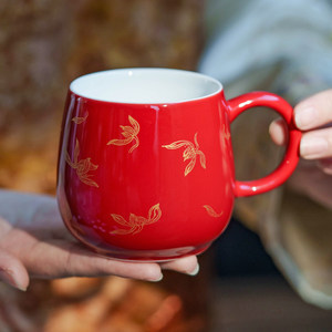 Taza de Cerámica Roja de la Ciudad Prohibida con Patrón de Orquídeas Doradas, Estilo Moderno Minimalista, Taza de Café con Estampado en Caliente, Taza de Té, Regalo - Product Image 2