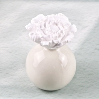 Diffuseur de parfum d'ambiance en céramique 100 ml avec fleurs en porcelaine et huiles essentielles pour la maison