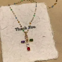 Colliers pendentifs croix en zircon coloré exquis pour femmes, en acier inoxydable, bijoux de luxe religieux, ras-de-cou tendance pour fêtes