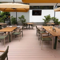 Meubles de jardin durables au design moderne, tables et chaises de salle à manger pour l'extérieur