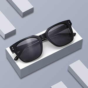 Gafas de sol polarizadas Vintage Unisex 2025 con logotipo personalizado Nuevo diseño de moda con marco cuadrado marrón o gris para mujer - Product Image 2