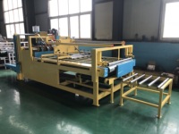 Machine à fabriquer des boîtes en carton pour fruits / Machine semi-automatique de pliage et de collage de boîtes en carton ondulé