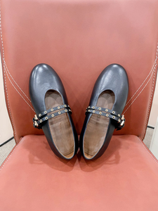 Zapatos Planos de Mujer Alaias Estilo Punk Mary Jane, Novedad 2025, Parte Superior de Cuero Genuino, Punta Cuadrada, Correa con Hebilla y Remaches, Estilo Dulce y Moderno - Product Image 1