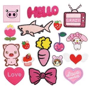 Toppa Decorativa Fai-da-te Ricamata Rosa con Anatra, Cuore e Fiocco per Scarpe e Cappelli - Ingrosso - Product Image 1
