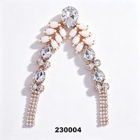 Clips de chaussures en forme de feuille en V avec strass, accessoires de luxe pour les pieds, pour sandales et tongs d'été