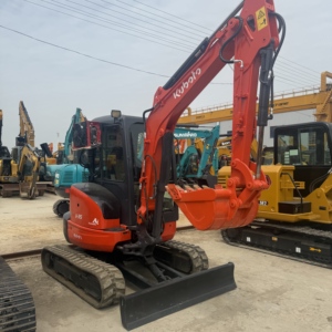 Offre Spéciale : Mini-Excavatrice sur Chenilles Kubota U35 d'Occasion, Peinture d'Origine, Zéro Balancement Arrière, avec Lame Bouteuse - Product Image 3