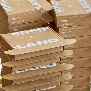 Boîtes d'expédition en carton ondulé blanc personnalisées, imperméables, avec doublure en éponge pour l'emballage de vêtements, chaussures et chaussettes, gaufrage du logo - Product Image 5