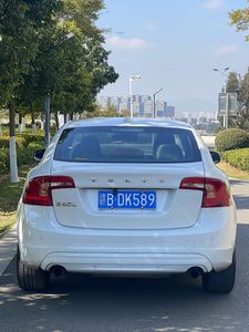 Voiture d'<span class=keywords><strong>occasion</strong></span> <span class=keywords><strong>Volvo</strong></span> <span class=keywords><strong>S60</strong></span> berline <span class=keywords><strong>essence</strong></span> 5 places de luxe, année 2017, 2018, 2019, conduite à gauche, nouvelles fonctionnalités de sécurité. - Product Image 6