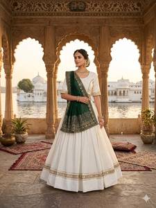 Lehenga Choli Traditionnel Blanc pour Femmes avec Ensemble de Dupatta Vert Foncé Fortement Brodé pour Mariages et Festivals Indiens - Product Image 2