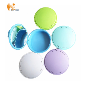 Boîtier de retenue <span class=keywords><strong>dentaire</strong></span> orthodontique Conteneur de protège-dents en plastique pour boîte de retenue équipée d'un miroir à fausses dents - Product Image 1