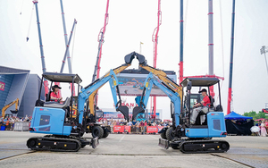 SY19E Tilling <b>Soil</b> Lifting Feed <b>Bags</b> Battery Mini Excavator Digger for Sale - Product Image 5