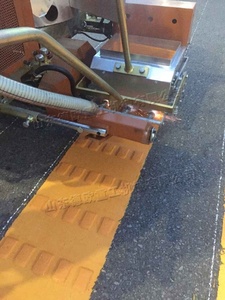 Máquina Autopropulsada Vibratoria para Marcado de Carreteras con Termoplástico, Trazador de Líneas Convexas con Accionamiento Hidráulico para Construcción - Product Image 2