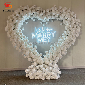 Arco de Flores de Rosas Blancas Artificiales de Seda de 8 pies de Altura con Base de Tela Suave para Propuesta de Matrimonio - Product Image 2