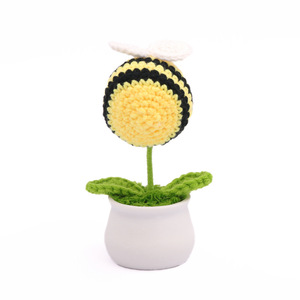Producto internacional superventas en comercio electrónico transfronterizo: Bonsái de abeja, bonsái de ganchillo hecho a medida, muñeca de ganchillo hecha a mano. - Product Image 2