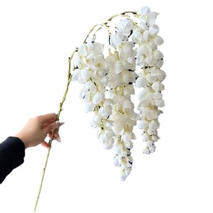 Vente en gros de fleurs suspendues de glycine Fleur de glycine en soie pour la décoration de mariage Décoration de la maison - Product Image 5
