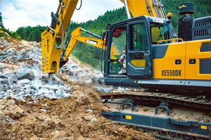 Excavatrice sur chenilles XCM-G XE550DK de 50 tonnes à vendre - Product Image 4