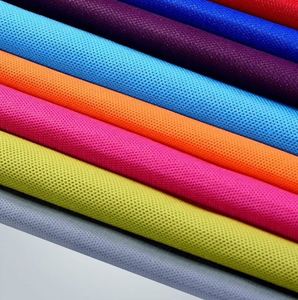 Housse de matelas respirante et imperméable en tissu non tissé anti-UV de Chine, en matériau PP Spunbond croisé, pour matelas à ressorts ensachés - Product Image 1
