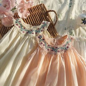 Collection Été 2026 : Robe Princesse Fille sans Manches et Dos Nu en Coton Brodé à la Française, Coupe Trapèze - Product Image 4