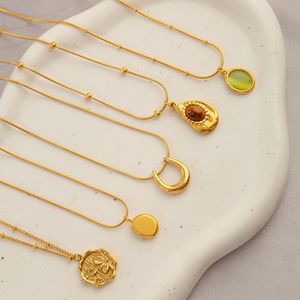 Collier en acier titane de mode américaine, non <span class=keywords><strong>d</strong></span>écolorant, pour femme, <span class=keywords><strong>amour</strong></span>, haut de gamme, niche, luxe léger, polyvalent, chaîne de clavicule, bijoux - Product Image 3