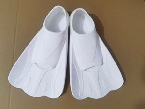Nuevos colores <span class=keywords><strong>Aletas</strong></span> de silicona <span class=keywords><strong>para</strong></span> <span class=keywords><strong>nadar</strong></span> Zapatos de rana de estilo libre <span class=keywords><strong>para</strong></span> hombres y mujeres <span class=keywords><strong>Aletas</strong></span> cortas de entrenamiento de buceo - Product Image 5