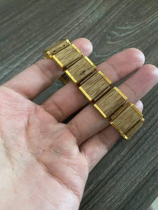 Brazalete de Madera de Agar Natural de Lujo con Patrón Griego Chapado en Oro, Brazalete de Madera de Oud Premium para Hombre y Mujer - Product Image 3
