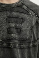 T-shirt personnalisé pour homme, style streetwear unique, avec broderie appliquée effet vieilli, délavé à l'acide, vintage