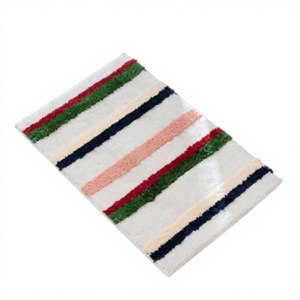 Tapis de bain 100% coton pur, super doux, absorbant, blanc, réversible, fabrication artisanale, construction robuste, pour la maison et l'hôtel, par ITHL - Product Image 1