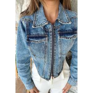 Chaqueta Corta de Mezclilla Azul para Mujer, 100% Algodón, con Botones al Frente, Estilo Moderno - Product Image 2