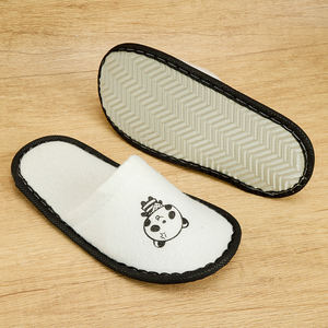 Chaussons personnalisés avec bordure colorée, mignons chaussons d'hôtel pour enfants, en peluche, antidérapants, semelle EVA, chaussons jetables bon marché - Product Image 4