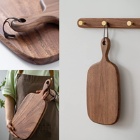 Planche à Découper et Servir Personnalisée en Noyer Noir Massif Faite Main pour Apéritifs, Desserts, Fruits et Légumes de Cuisine