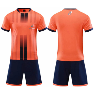 Ensemble de maillots de football de haute qualité, séchage rapide, tissu sublimé, uniforme de football, fabricant professionnel, ensemble de football - Product Image 4