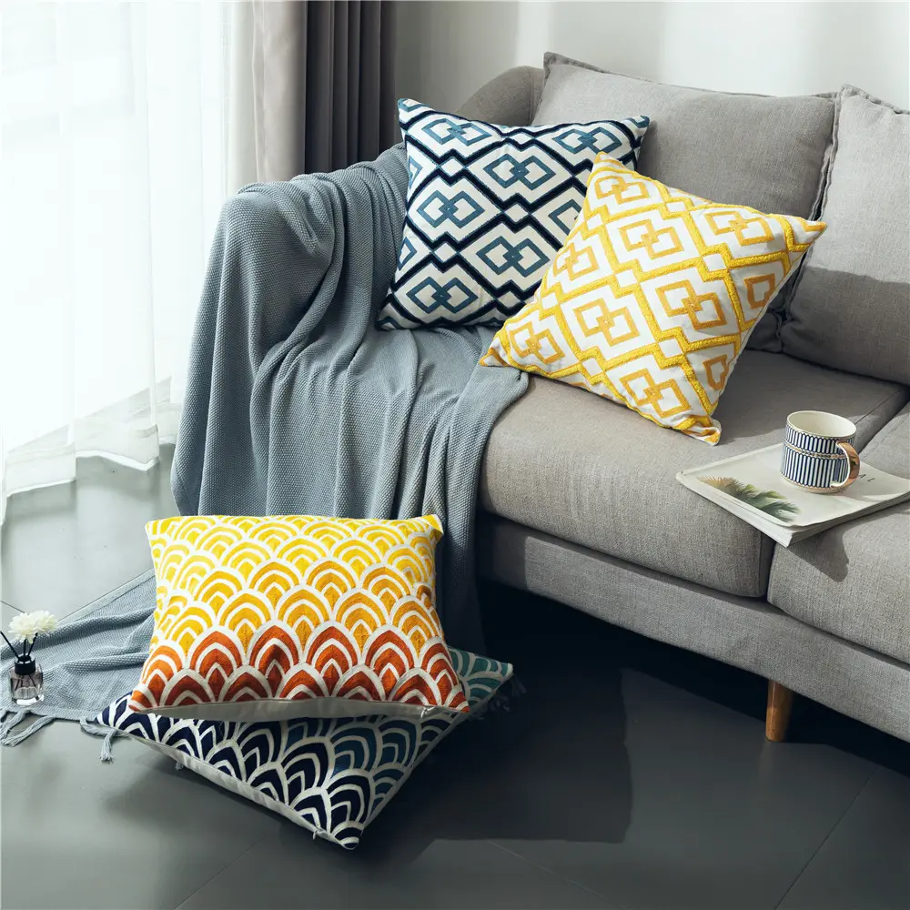 Fodera per cuscino del divano ricamata per la casa mediterranea con ricamo geometrico personalizzato all'ingrosso in cotone