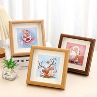 Bingkai Foto Kecil Buatan Tangan Bentuk Persegi, Lucu dan Sederhana, dengan Bingkai Foto DIY Walnut 4-inci 5-inci di Meja
