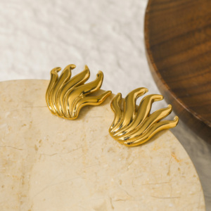 2025 nuovo oro 18K Pvd placcato ipoallergenico in acciaio inox moda viticcio fiamme impermeabile orecchini gioielli - Product Image 4