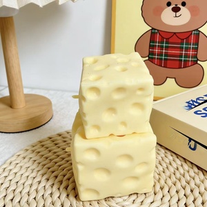 Giocattolo Antistress Trasparente a Forma di Formaggio, Morbido come Caramella, Modellabile e Schiacciabile, Palla Antistress in Gomma - Product Image 1