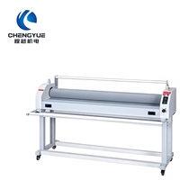Laminateur électrique chaud et froid de 1600 mm, machine de laminage thermique pneumatique à haute efficacité pour atelier d'impression vinyle
