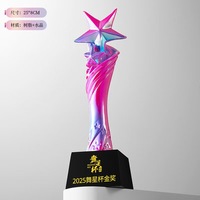 Vente en gros de trophées en cristal coloré couronne pouce souvenir prix du concours impression couleur personnalisée trophée personnalisé en résine de cristal