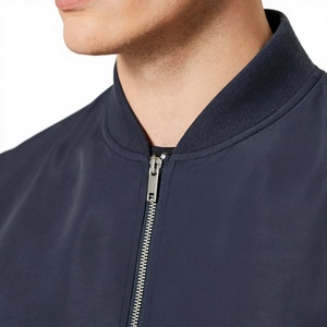 Blouson Bomber Homme Bleu Marine Couleur Unie Fermeture Éclair Col Mandarin Décontracté Respirant Coupe-Vent Logo Avant Vêtement d'Extérieur Hiver - Product Image 3