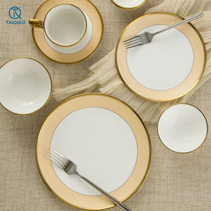 Juego de Vajilla de Porcelana de Lujo TQ, Blanco con Estampado Dorado, Platos Redondos de Cerámica, Juegos de Vajilla - Product Image 1