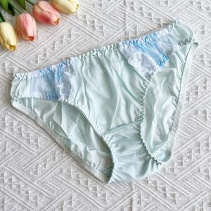 Slip Bikini Donna Sexy in Pizzo di Nylon, Taglia Grande, Morbido, a Vita Bassa, Traspirante, per Uso Quotidiano - Product Image 1