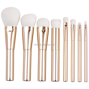 Pinceaux cosmétiques <span class=keywords><strong>de</strong></span> maquillage en <span class=keywords><strong>bois</strong></span> blanc beige anime coréen personnalisé Ensemble <span class=keywords><strong>de</strong></span> 8 pinceaux <span class=keywords><strong>de</strong></span> maquillage chromés avec pochette en cuir pour femmes - Product Image 2