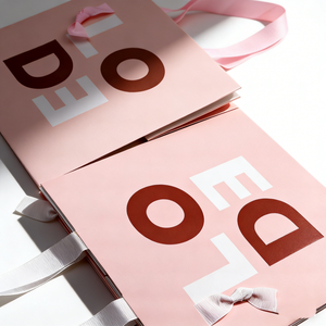<span class=keywords><strong>Sac</strong></span> en papier rose personnalisé <span class=keywords><strong>de</strong></span> luxe avec logo imprimé pour magasin <span class=keywords><strong>de</strong></span> vêtements, emballage cadeau en papier pour le shopping - Product Image 4