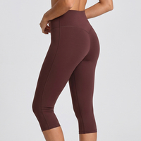 Ensemble de vêtements de sport respirant à col halter personnalisé avec logo, effet sans couture, pour Pilates, pantalon de gym court et soutien-gorge de sport, ensemble 2 pièces