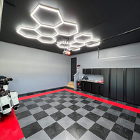 Lampes LED hexagonales en nid d'abeille SUEZ pour atelier, lavage de voitures, plafond et garage - Étanches IP54, lumière du jour 6000K, garantie 3 ans