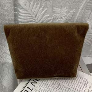 Sac de rangement pliable grande capacité en fausse fourrure de cheval, sac de maquillage portable pour femmes - Product Image 6