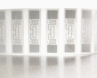 Étiquette RFID UHF 860-960 MHz avec autocollant flexible étanche pour le contrôle d'accès et le suivi