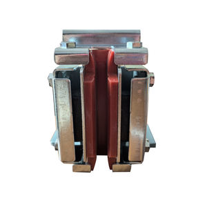 El <span class=keywords><strong>forro</strong></span> <span class=keywords><strong>de</strong></span> la zapata <span class=keywords><strong>de</strong></span> guía <span class=keywords><strong>de</strong></span> dos orificios deslizante del riel principal del coche del elevador Mitsubishi es adecuado <span class=keywords><strong>para</strong></span> el riel <span class=keywords><strong>de</strong></span> guía <span class=keywords><strong>de</strong></span> 10mm - Product Image 1