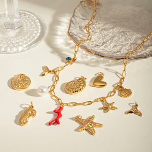 Paquete de 3 piezas de dijes de acero inoxidable chapados en oro de 18k para fabricación de joyería de moda boutique y personalización DIY, para collares y pulseras - Product Image 5