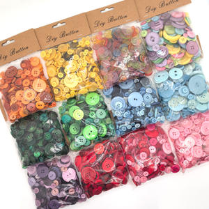 工厂价格树脂纽扣150克/袋直径混合2孔4孔废料预订服装缝纫装饰DIY纽扣 - Product Image 1