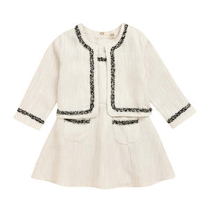 QZ236-ensemble de vêtements pour enfants, costume d'automne blanc pour filles, petit ensemble parfumé, avec veste à manches longues, jupe de princesse, nouveau produit - Product Image 1